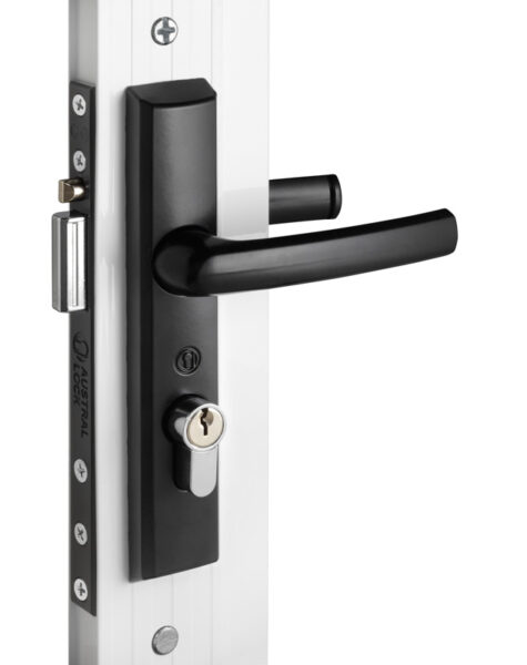 Changement de Serrure par Serrurier Bruxelles Openlock Porte sécurisé avec nouvelle serrure blindée