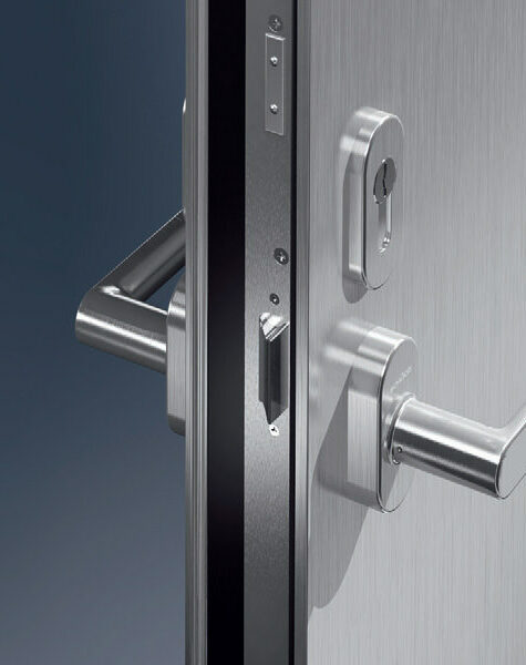 Changement de Serrure par Serrurier Bruxelles Openlock Porte sécurisé avec nouvelle serrure blindée