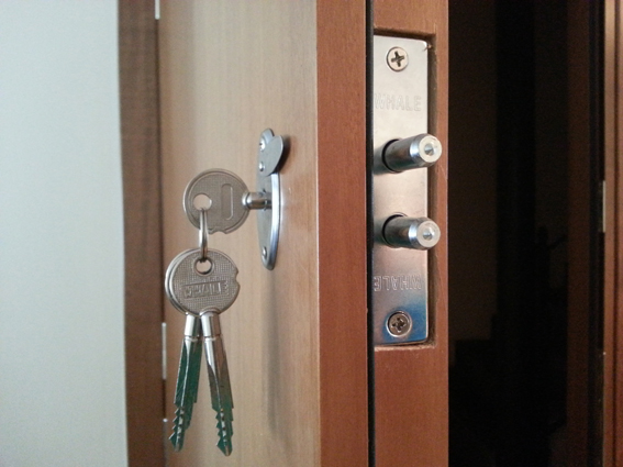 Locksmith in Brussels for opening your doors.